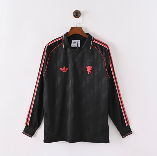 Manchester United x adidas Originals Shadow Trefoil